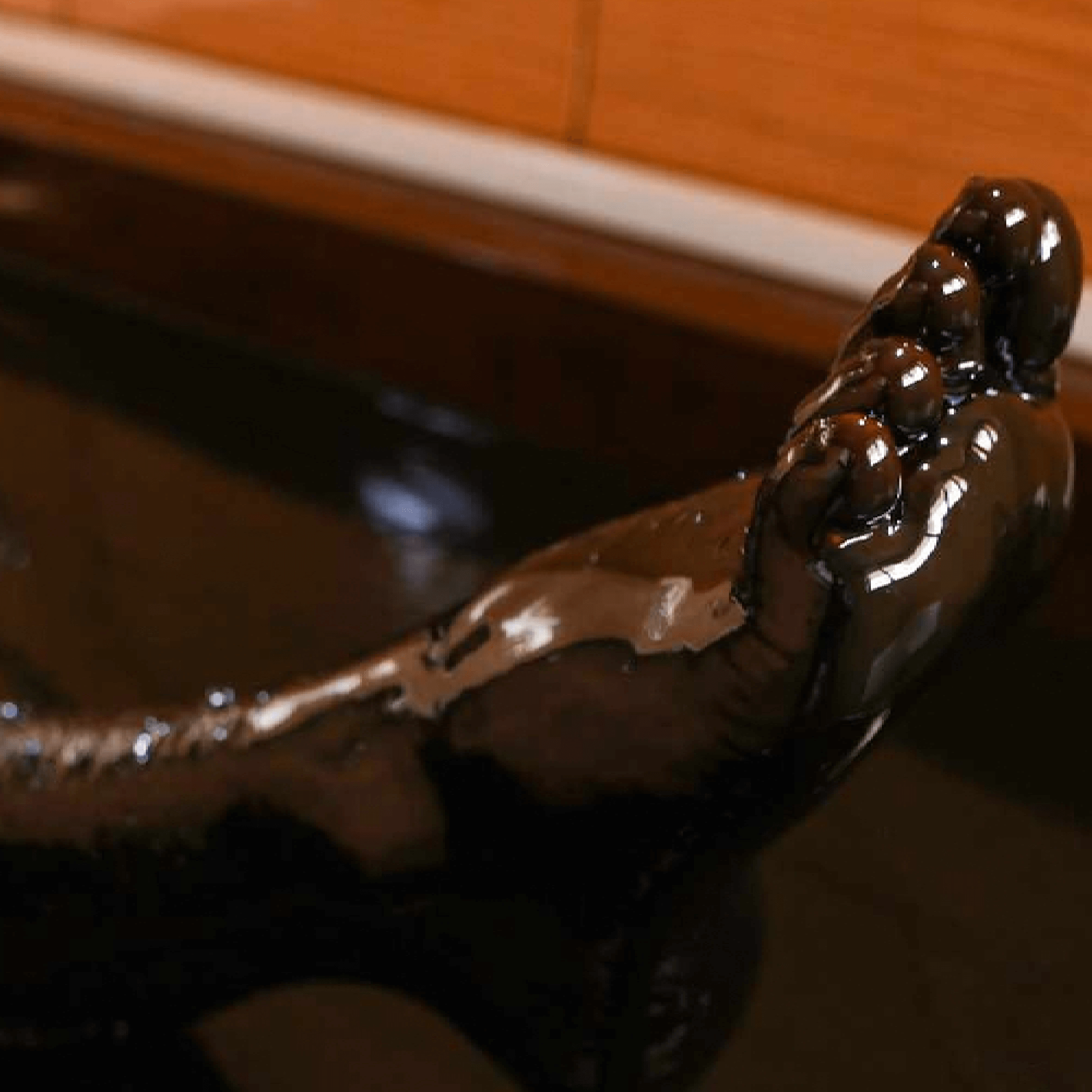 The Healing Power of Naphthalan Baths: Benefits and Uses